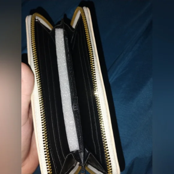 Sanrio Wallet - Picture 2 of 3